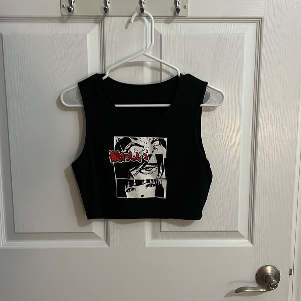 women’s size medium crop top